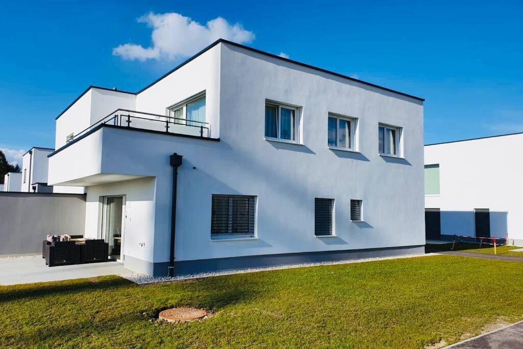 Leon Apartment Neu! Gemuetlichkeit An Erster Stelle Linz Esterno foto